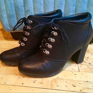 White mountain booties